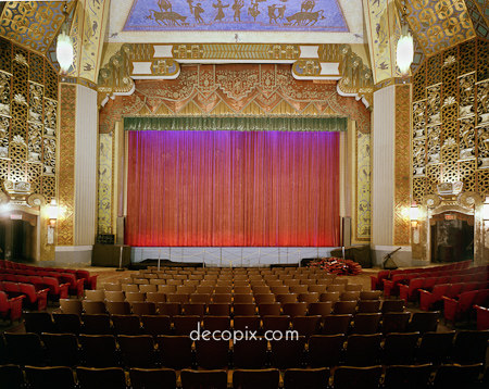 Art deco 新艺术风格_West_Chester_Warner_Auditorium_NX.jpg