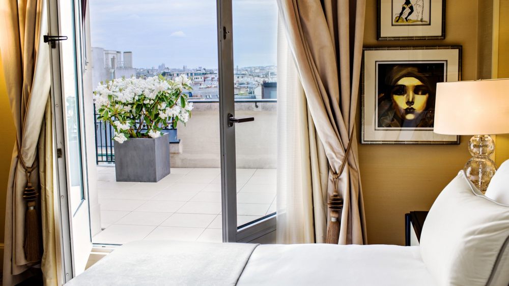 巴黎德加勒王子酒店 Prince de Galles, Paris, France_suite-prince-de-galles-saphir-bedroom.jpg