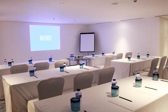 巴厘岛金巴兰艾美酒店 Le Méridien Bali Jimbaran_BaleBanjarClassRoom_lg.jpg