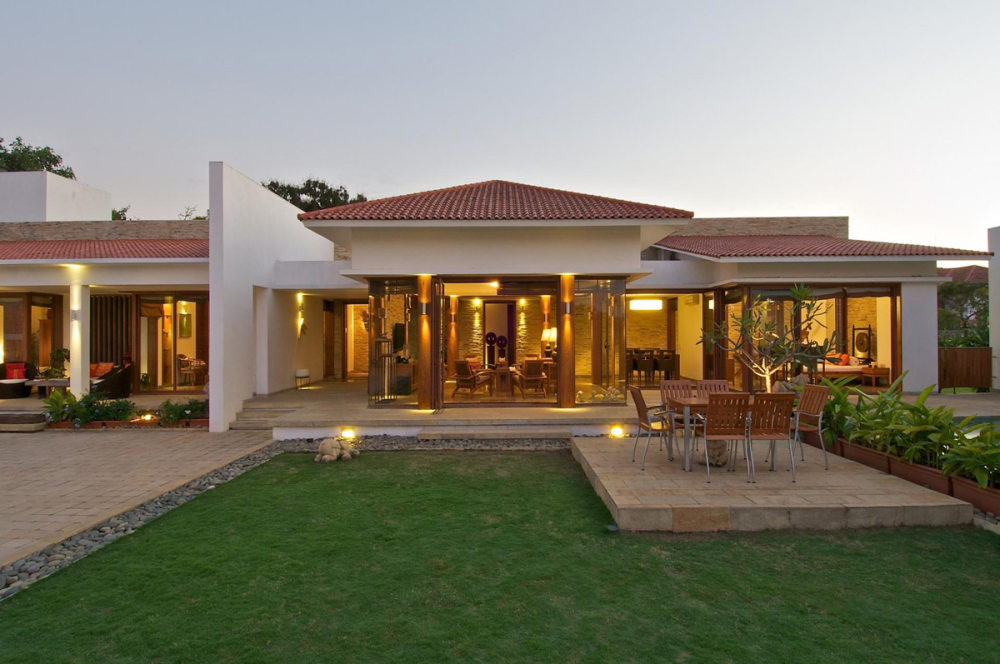 印度阿里包格--Anish Amin House_Garden-Lawn-House-in-Alibaug-India.jpg