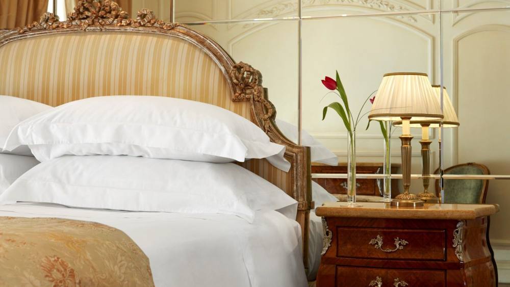 雅典乔治王宫殿酒店 King George, A Luxury Collection Hotel_hd-hotel-king-george-athens-grand-suite-bed-detail.jpg