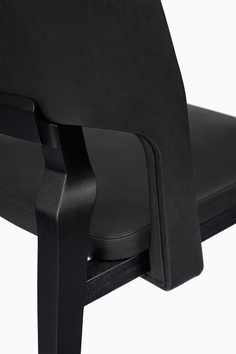 caste--芝加哥创意家具--谁看谁知道2_gallatin_chair_black_back.jpg