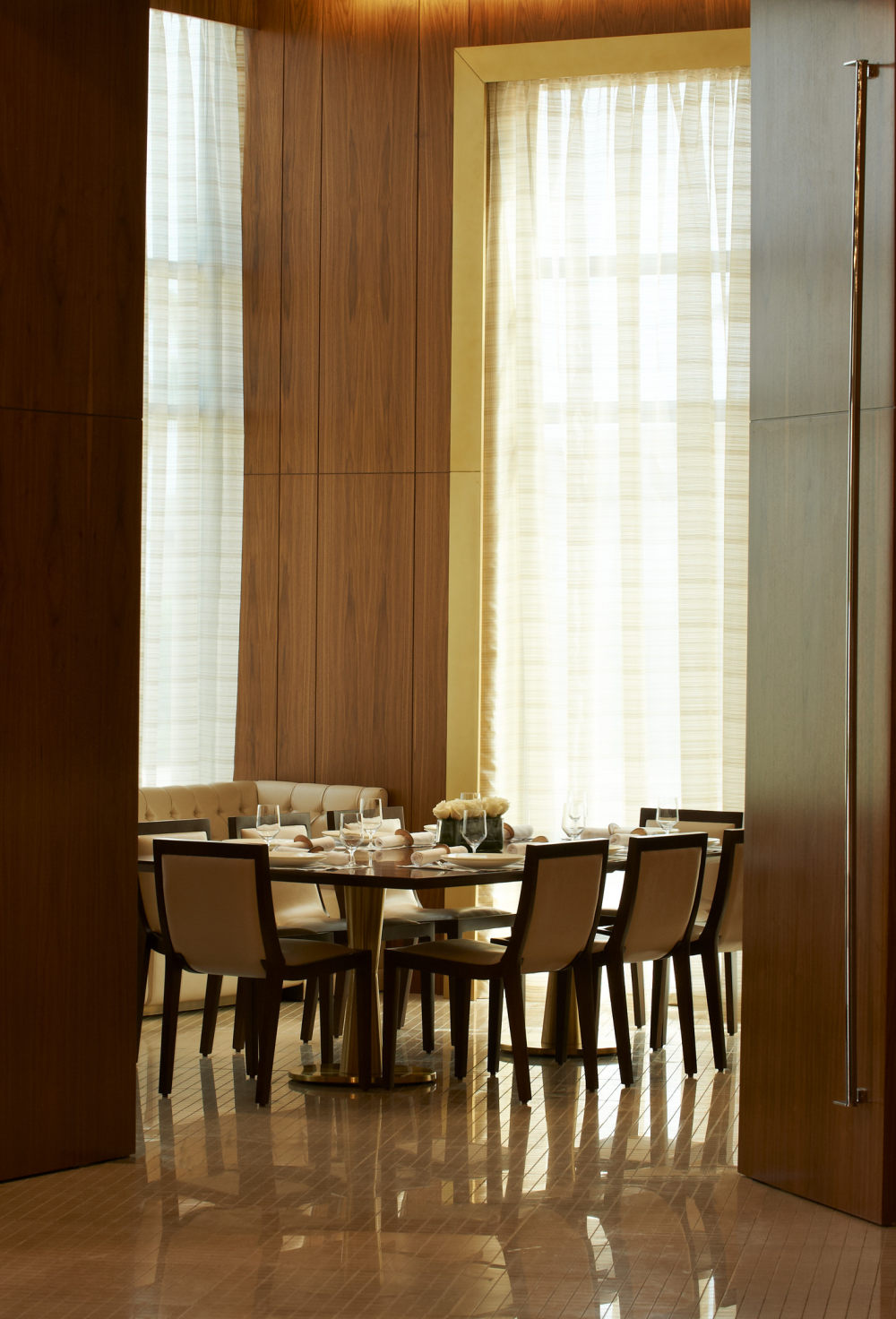 卡塔尔多哈瑞吉酒店The St. Regis Doha（官方2100像素大图）165张_The St. Regis Doha—Al Sultan Brahim - Private Dining Room.jpg