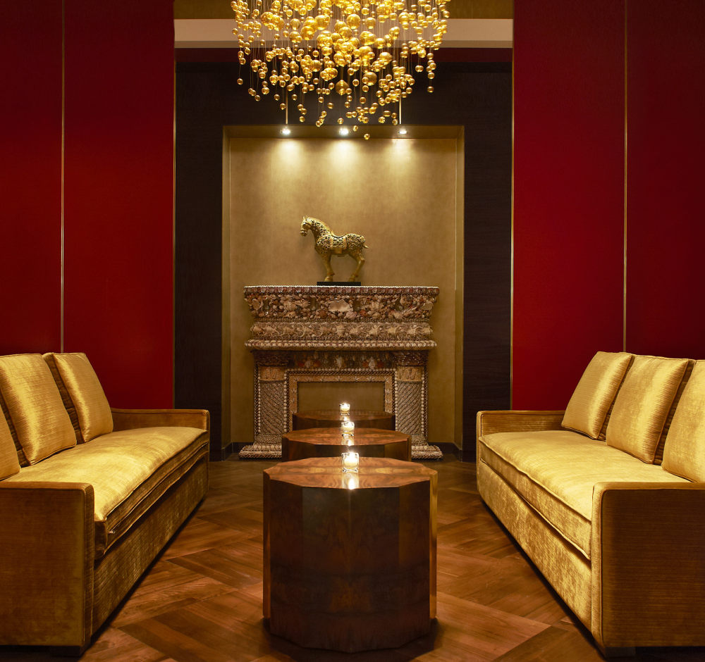 卡塔尔多哈瑞吉酒店The St. Regis Doha（官方2100像素大图）165张_The St. Regis Doha—Vintage Bar - Fireplace.jpg