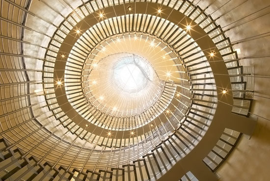 7)The Westin Warsaw—Lobby staircase 拍攝者.jpg