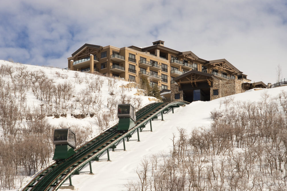 犹他州鹿谷瑞吉酒店The St. Regis Deer Valley, Utah (..._The St. Regis Deer Valley—Funicular.jpg