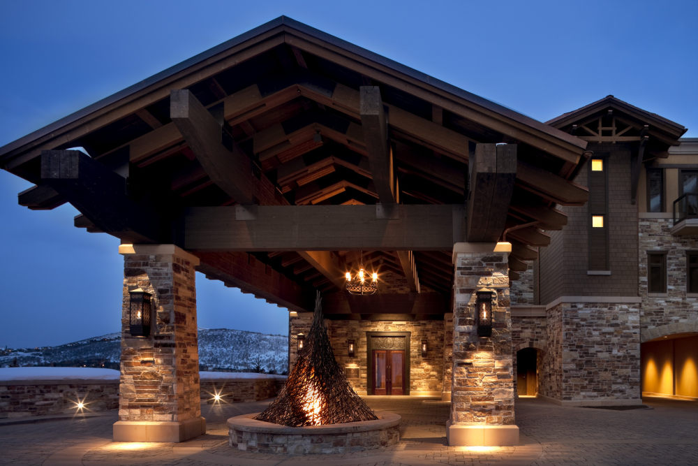 犹他州鹿谷瑞吉酒店The St. Regis Deer Valley, Utah (..._The St. Regis Deer Valley—Lower Resort Porte Cochere.jpg