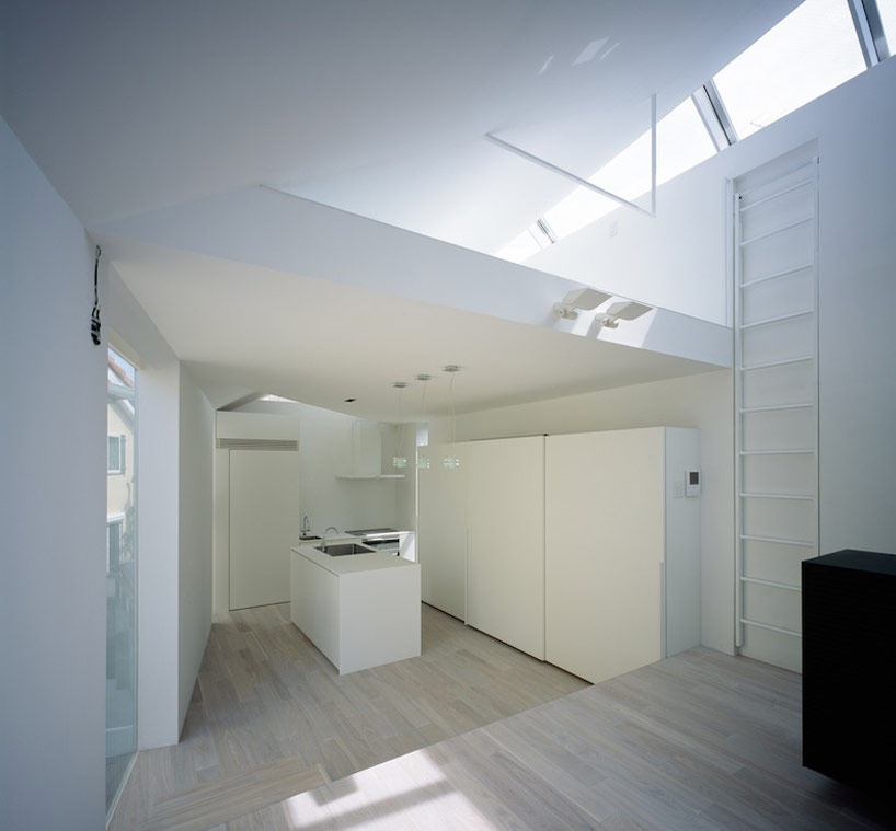 apollo architects and associates: 东京ARROW住宅_apollo-architects-arrow-house-designboom07.jpg