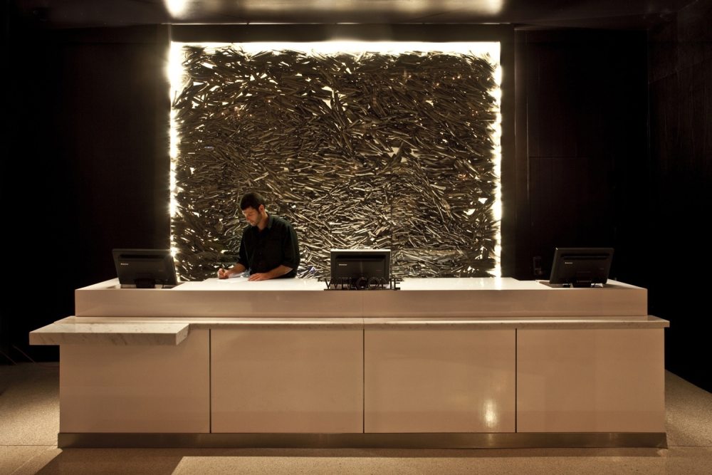 圣地亚哥W酒店（W Hotel, San Diego / Mr. Important Design）_51cafb9eb3fc4bc13300000f_w-hotel-san-diego-mr-important-design_dow_wsd_front_desk.jpg