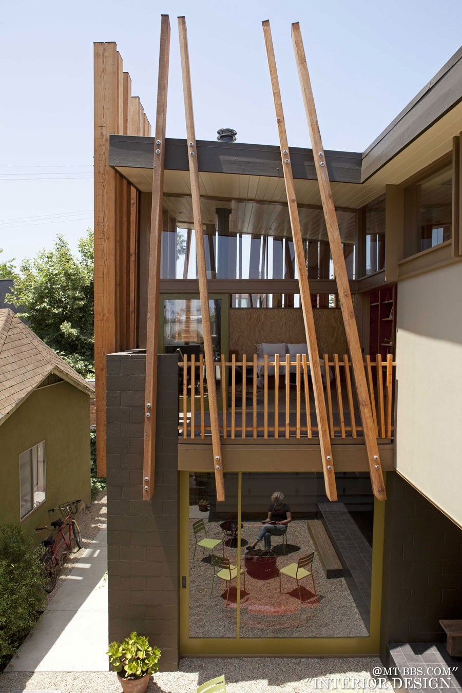 美国加利福尼亚州--The Smith-Clementi Residence_Balcony-Patio-Door-Terrace-Renovation-and-Addition-in-Venice-California.jpg