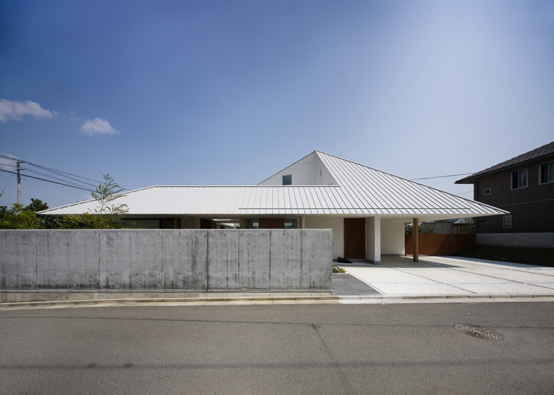 dezeen_House-in-Sanbonmatsu-by-Hironaka-Ogawa_ss_11.jpg