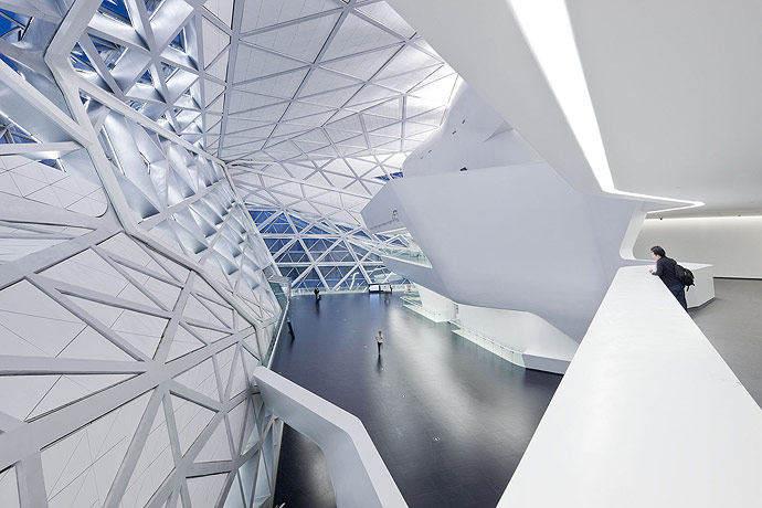 广州歌剧院-Zaha Hadid Architect_Guangzhou-Opera-10.jpg