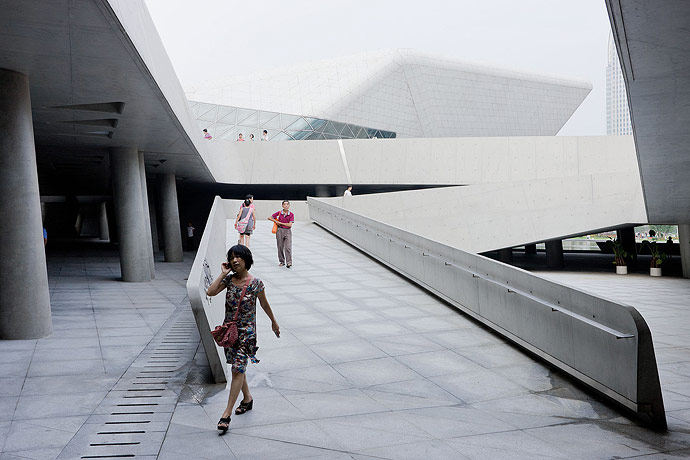 广州歌剧院-Zaha Hadid Architect_Guangzhou-Opera-17.jpg