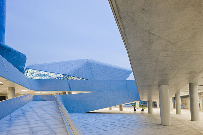 广州歌剧院-Zaha Hadid Architect_Guangzhou-Opera-19.jpg