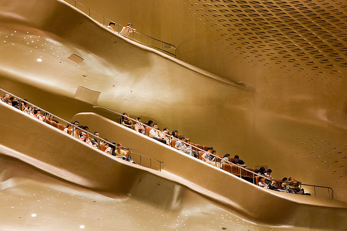 广州歌剧院-Zaha Hadid Architect_Guangzhou-Opera-26.jpg