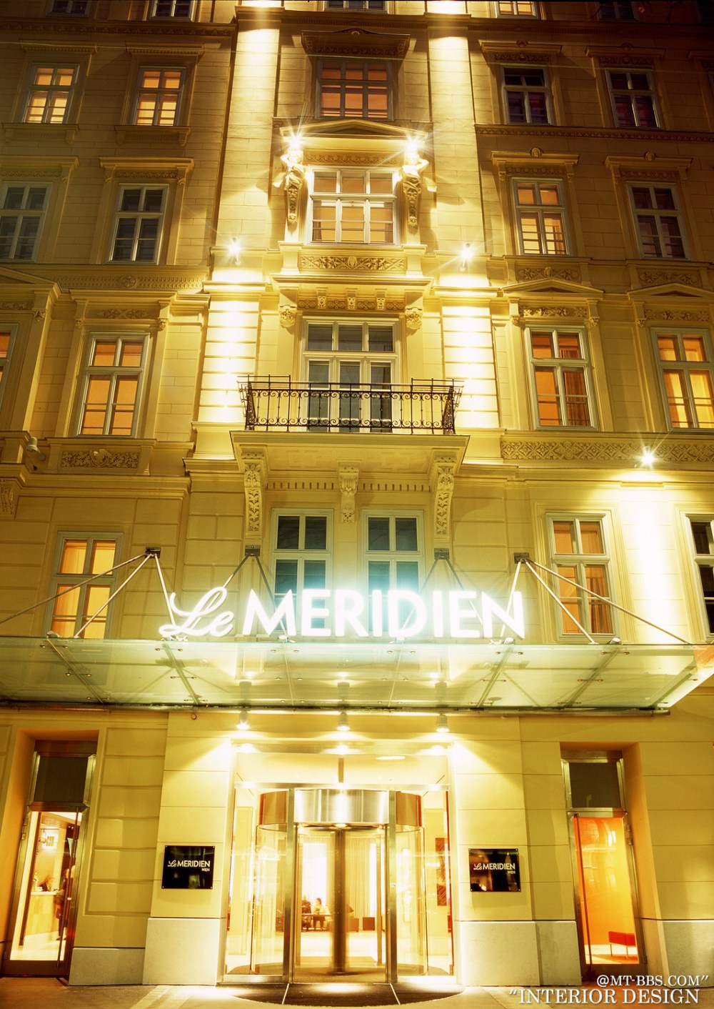12)Le Meridien Vienna—Facade 拍攝者.jpg