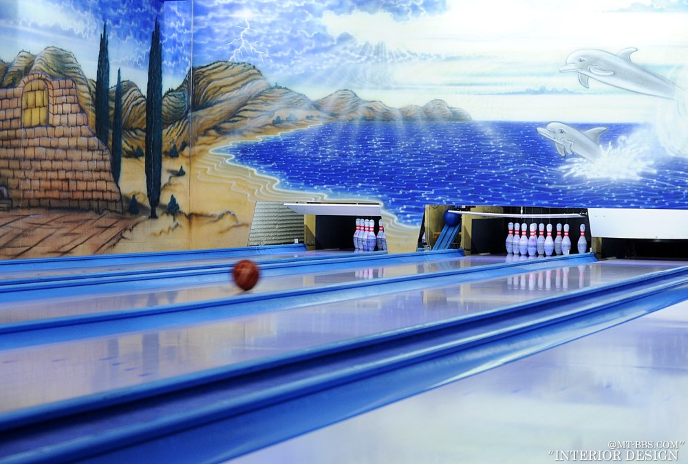 35)Le Meridien Limassol Spa &amp_ Resort—Atlantis 4-lane bowling alley at Leisu.jpg