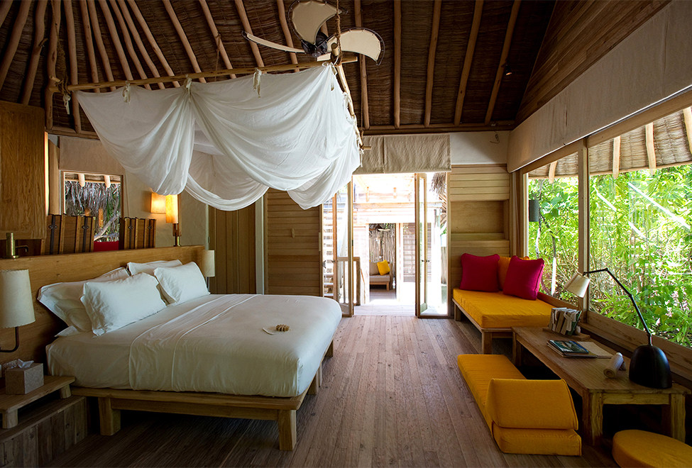 马尔代夫第六感拉姆度假村 Six-Senses-Laamu_51777938-H1-Laggon_beach_villa_bedroom.jpg