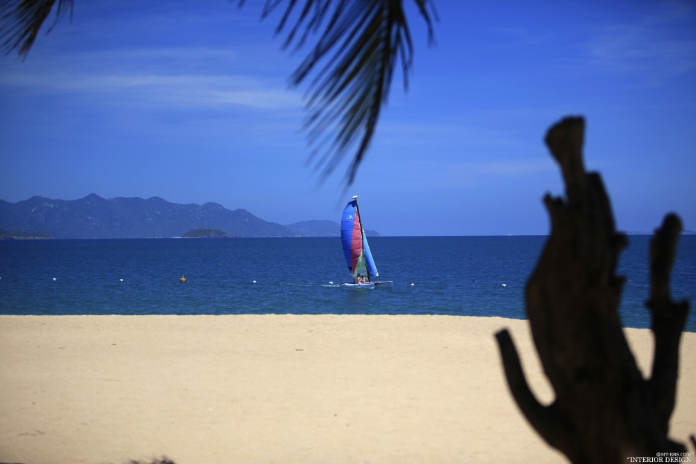 越南芽庄爱梵森安娜曼达拉度假村 Evason Ana Mandara Nha Trang_34605062-H1-Catamaran_on_resort_s_beach.jpg
