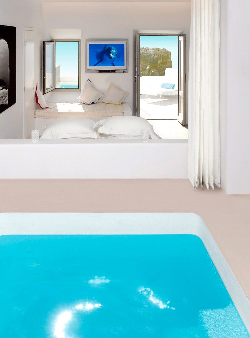 希腊费拉精品酒店Grace Santorini Hotel （Divercity & mplusm Architect..._Grace-Santorini-Hotel-40-815x1100.jpg