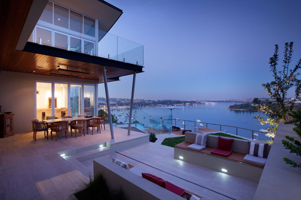 澳大利亚珀斯--Bicton House（滨江别墅）_Beautiful-River-Views-Terrace-Riverside-Home-in-Perth-Australia.jpg