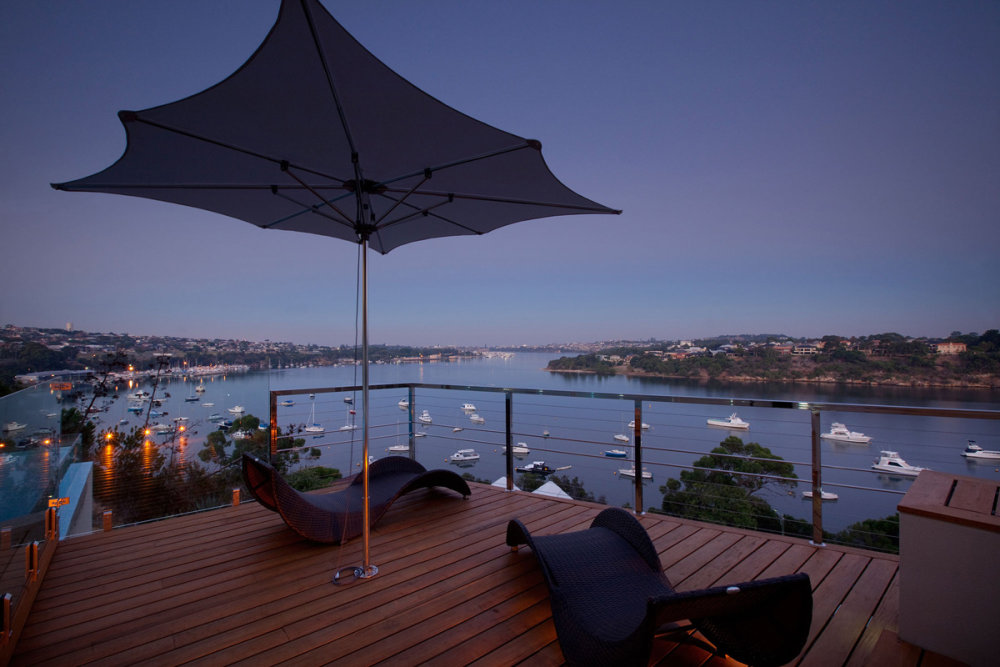 澳大利亚珀斯--Bicton House（滨江别墅）_Deck-River-Views-Riverside-Home-in-Perth-Australia.jpg