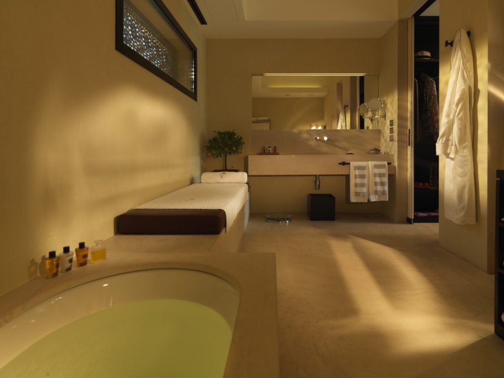 意大利西西里岛Verdura高尔夫度假村 ]Verdura Golf Spa Resort_Verdura-Golf-Spa-Resort-Courtyard-Room-Bathroom-3082_调整大小.jpg