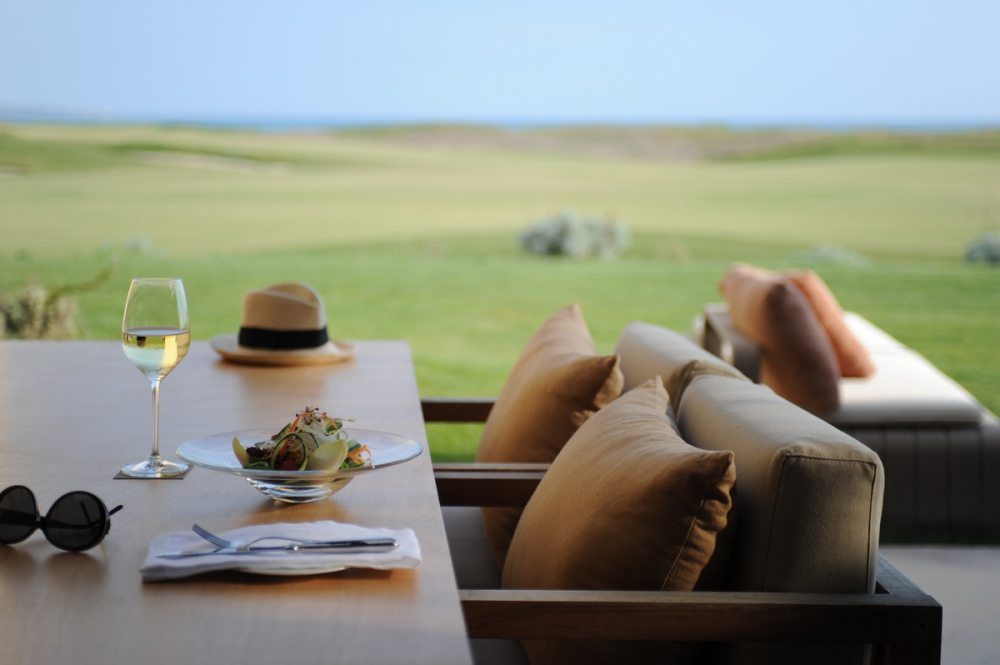 意大利西西里岛Verdura高尔夫度假村 ]Verdura Golf Spa Resort_Verdura-Golf-Spa-Resort-In-room-Dining-at-Verdura-3391_调整大小.jpg