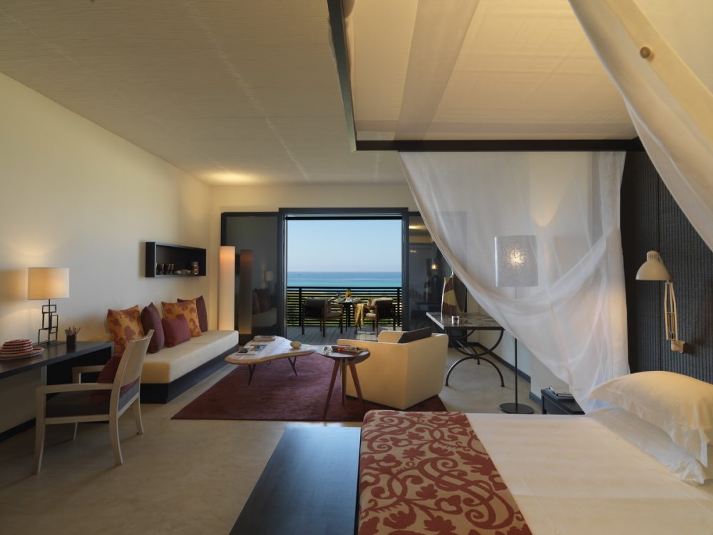 意大利西西里岛Verdura高尔夫度假村 ]Verdura Golf Spa Resort_Verdura-Golf-Spa-Resort-Junior-Suite-Bedroom-3320 (1)_调整大小.jpg