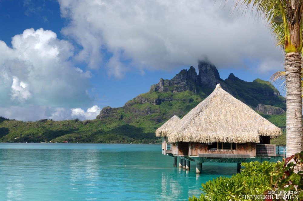 波拉波拉瑞吉酒店度假村 The St. Regis Bora Bora Resort_8)The St. Regis Bora Bora Resort—Over water villa with backdrop of Mt. Otemanu .jpg