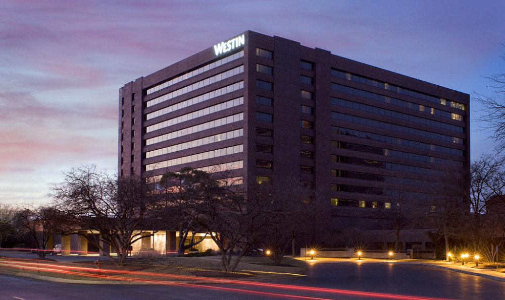 美国芝加哥西北威斯汀酒店Westin Chicago Northwest_1)The Westin Chicago Northwest—Dusk Exterior 拍攝者.jpg