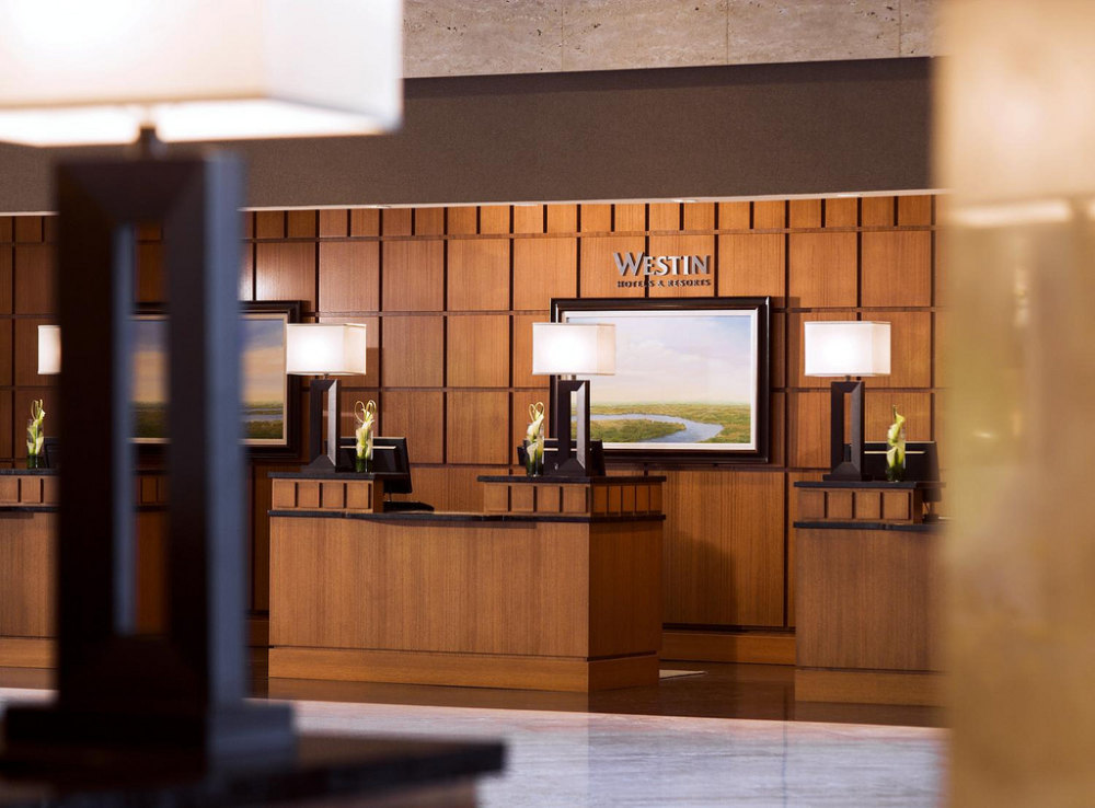 美国芝加哥西北威斯汀酒店Westin Chicago Northwest_12)The Westin Chicago Northwest—Front Desk 拍攝者.jpg