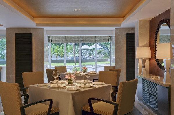 印度钦奈泰姬科罗曼德酒店 Taj Coromandel_Low_H0CHK_34179392_Chambers_Dining_Pool_View.jpg