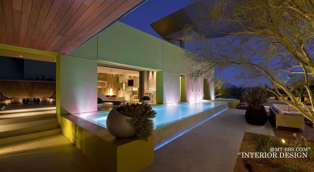 美国内华达州拉斯维加斯--The J2 Residence(别墅）_Evening-Pool-Lighting-Massive-Modern-Home-in-Las-Vegas.jpg