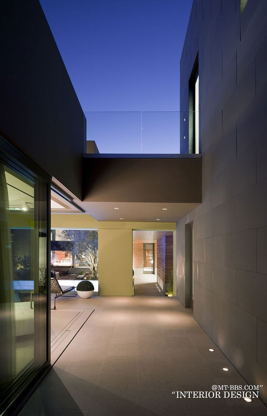 美国内华达州拉斯维加斯--The J2 Residence(别墅）_Glass-Balustrading-Massive-Modern-Home-in-Las-Vegas.jpg