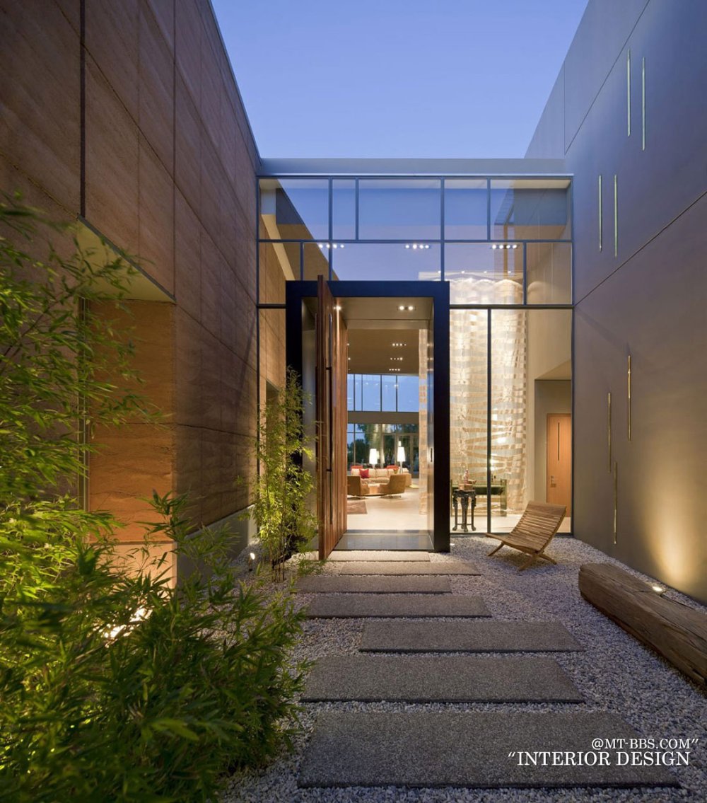 美国内华达州拉斯维加斯--The J2 Residence(别墅）_Glass-Entrance-Front-Door-Massive-Modern-Home-in-Las-Vegas.jpg