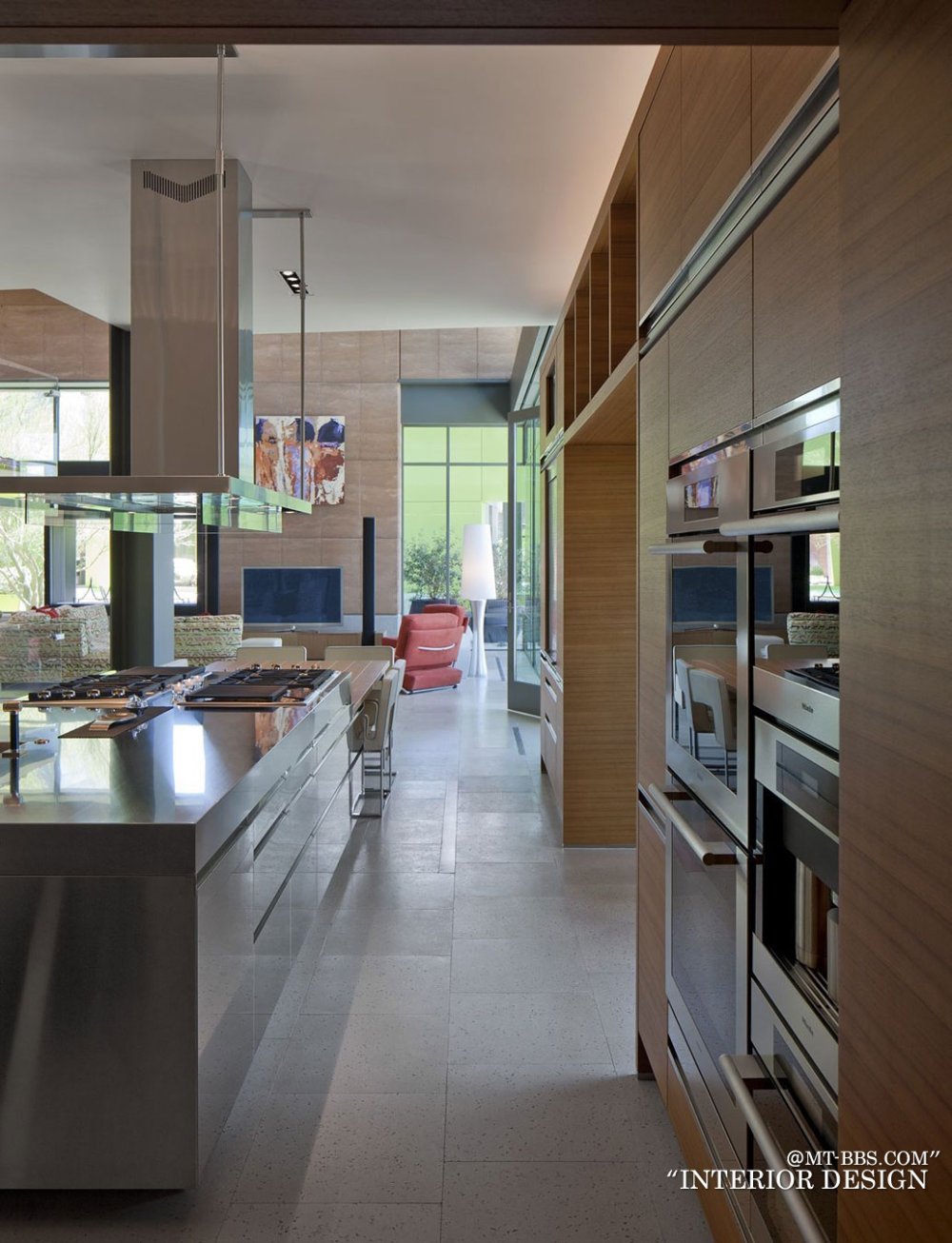 美国内华达州拉斯维加斯--The J2 Residence(别墅）_Kitchen-Metal-Island-Massive-Modern-Home-in-Las-Vegas.jpg