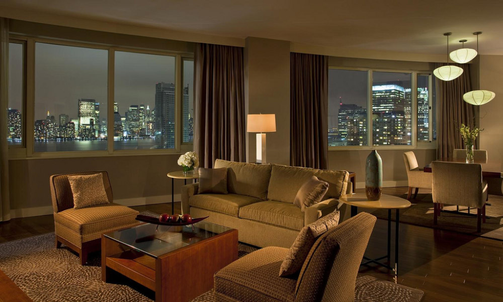 美国新泽西纽波特威斯汀酒店The Westin Jersey City Newport_4)The Westin Jersey City Newport—Presidential Suite at Night 拍攝者.jpg