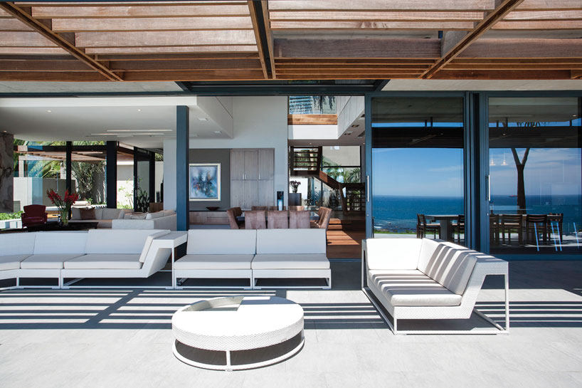 SAOTA uses line to reframe the ocean at kloof 151 in cape tow_SAOTA-kloof-151-cape-town-designboom-05.jpg