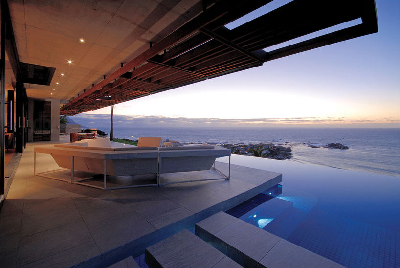 SAOTA uses line to reframe the ocean at kloof 151 in cape tow_SAOTA-kloof-151-cape-town-designboom-07.jpg