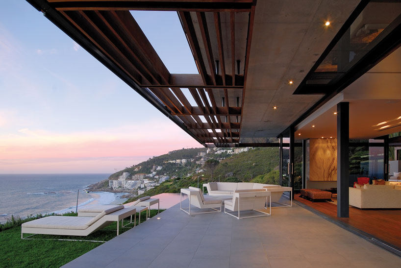 SAOTA uses line to reframe the ocean at kloof 151 in cape tow_SAOTA-kloof-151-cape-town-designboom-08.jpg