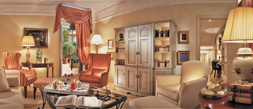 15)Hotel Eden—Presidential Suite Dining room 拍攝者.jpg