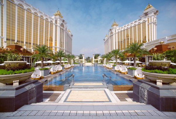 澳门悦榕庄(官方摄影) Banyan Tree Macau(HD版)_43960746-H1-BTCNMC_SN_1011_Recreational_Facility_-_Outdoor_Pool_2.jpg