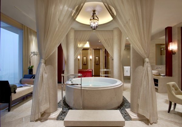 澳门悦榕庄(官方摄影) Banyan Tree Macau(HD版)_45646097-H1-BTCNMC_Guest_Room_PSuite_-_Relaxation_Pool.jpg