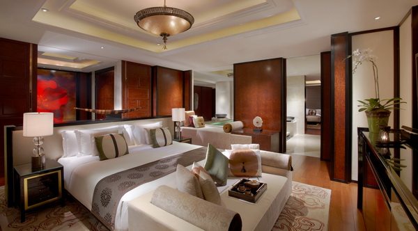 澳门悦榕庄(官方摄影) Banyan Tree Macau(HD版)_45646533-H1-BTCNMC_Guest_Room_PSuite_-_Master_Bedroom.jpg