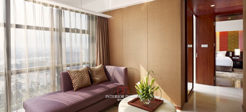 柳州丽笙酒店 Radisson Blu Hotel Liuzhou_43330060-H1-Business_Class_Room-living_room.jpg