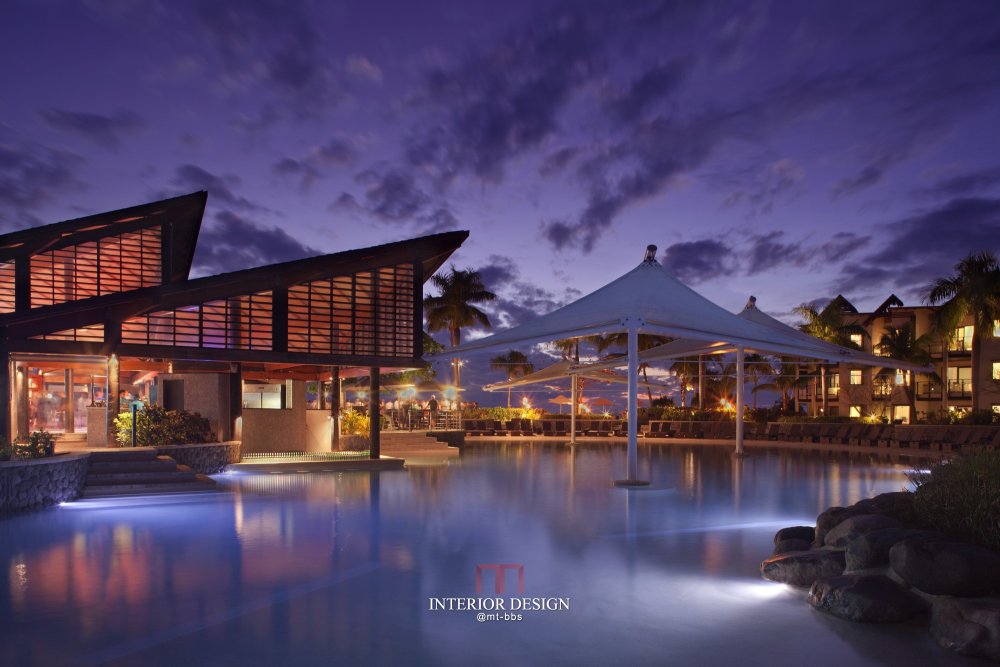 斐济雷迪森度假村 Radisson Resort Fiji Denarau Island_53356426-H1-Lagoon_pool_sunset.jpg