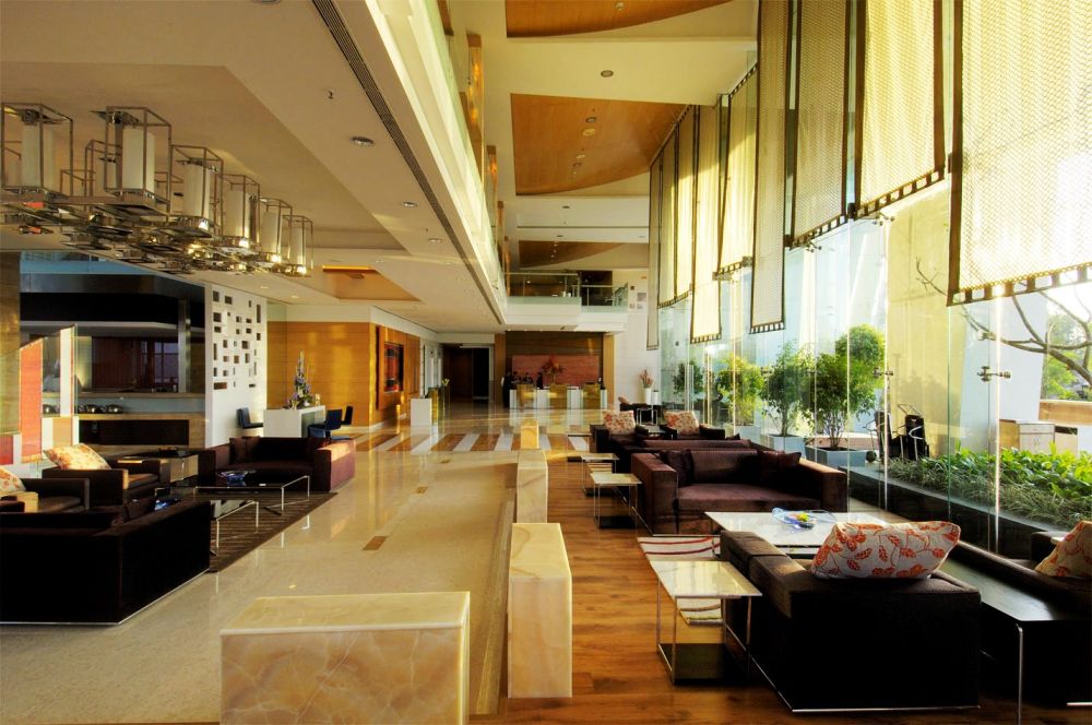 印度普纳雷迪森酒店 Radisson Hotel Pune Kharadi_31033911-H1-Lobby Reception View.jpg