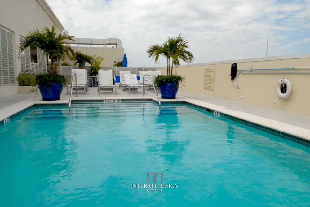 佛罗里达州迈尔斯堡英迪格酒店 Hotel Indigo Fort Myers River D.._32628023-H1-FEATR_POOL_05.JPG