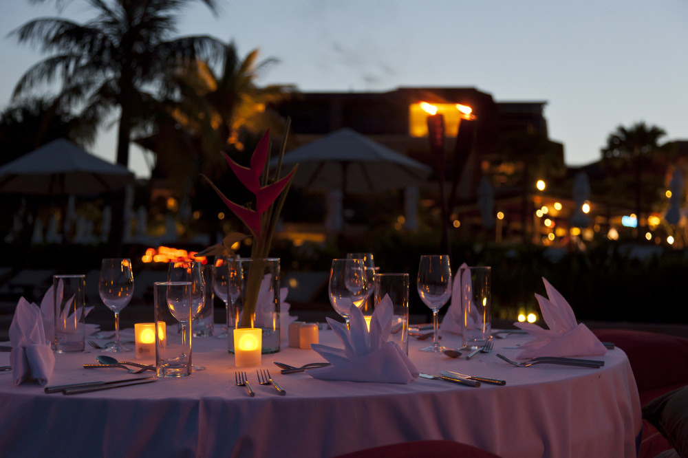 普吉岛攀瓦角雷迪森广场度假村 Radisson Plaza Resort Phuket Pa.._44478410-H1-Banquet_Beach_Dinner_Set-up.jpg